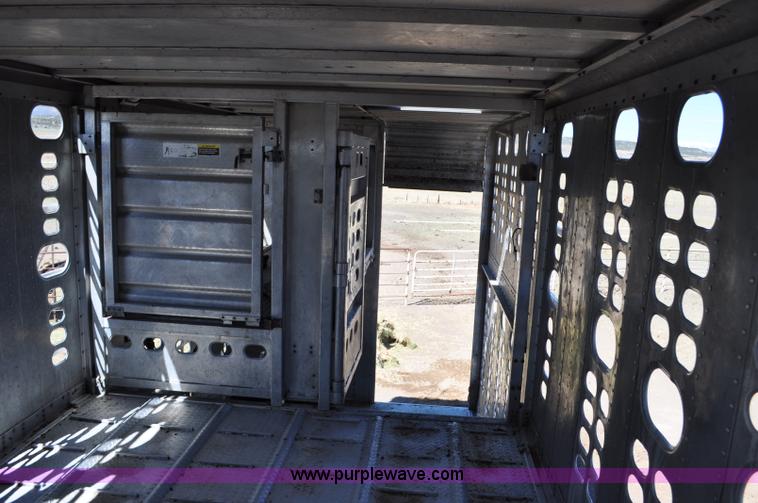 image for item G6450 1993 Wilson PSDCL-302 cattle pot trailer