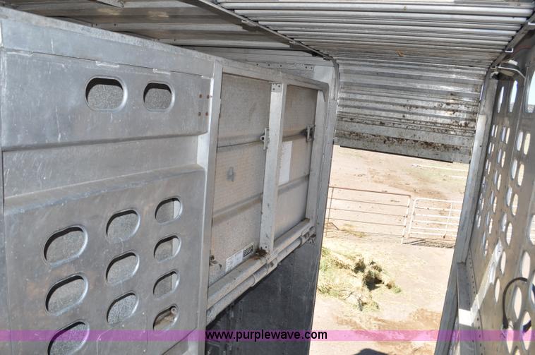 image for item G6450 1993 Wilson PSDCL-302 cattle pot trailer