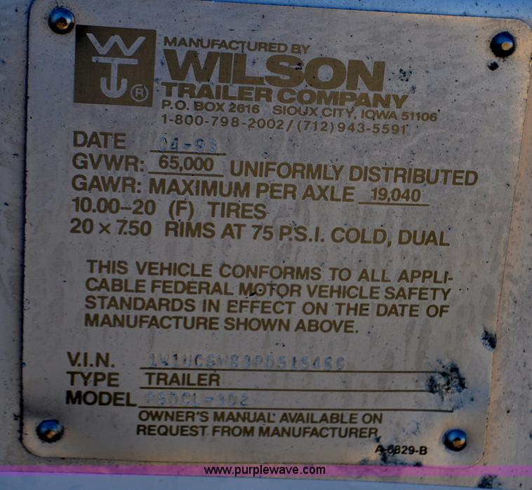 image for item G6450 1993 Wilson PSDCL-302 cattle pot trailer