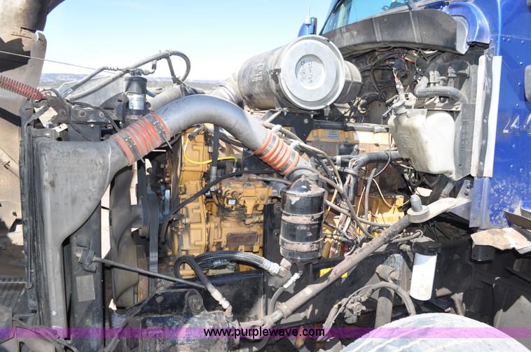 image for item G6451 1999 Kenworth T600 semi truck