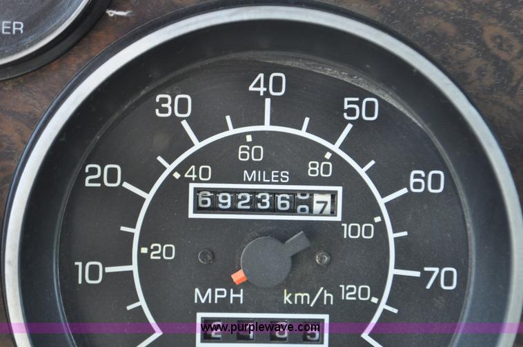 image for item G6451 1999 Kenworth T600 semi truck