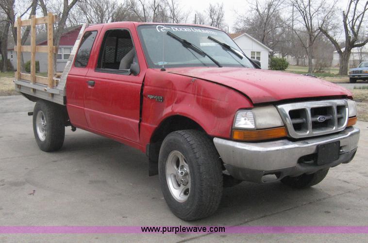 image for item G8472 2000 Ford Ranger XLT SuperCab flatbed pickup truck