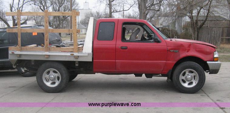 image for item G8472 2000 Ford Ranger XLT SuperCab flatbed pickup truck