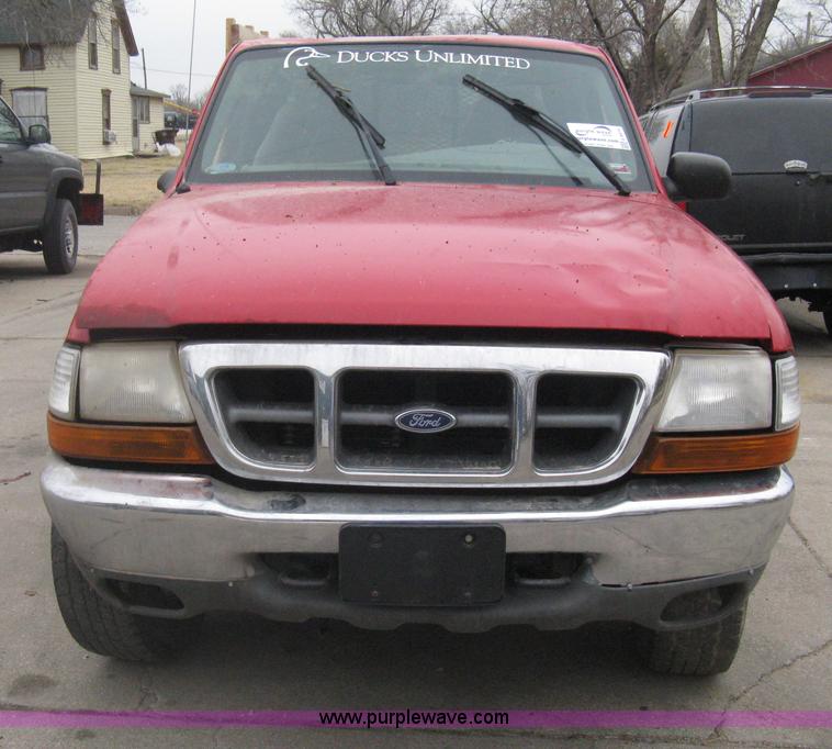 image for item G8472 2000 Ford Ranger XLT SuperCab flatbed pickup truck