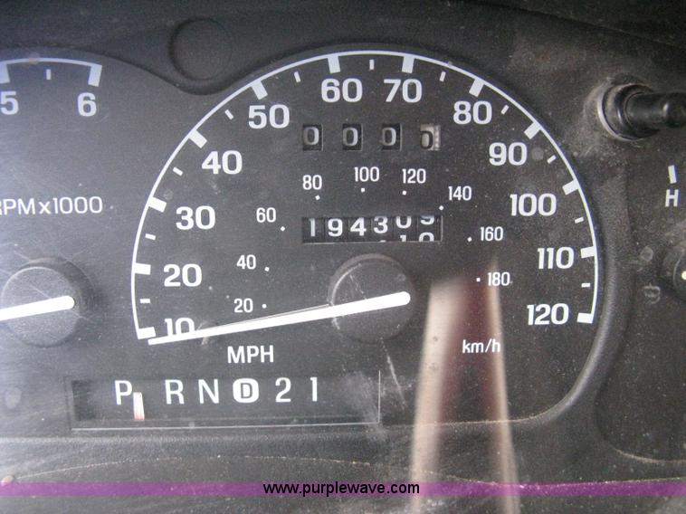 image for item G8472 2000 Ford Ranger XLT SuperCab flatbed pickup truck