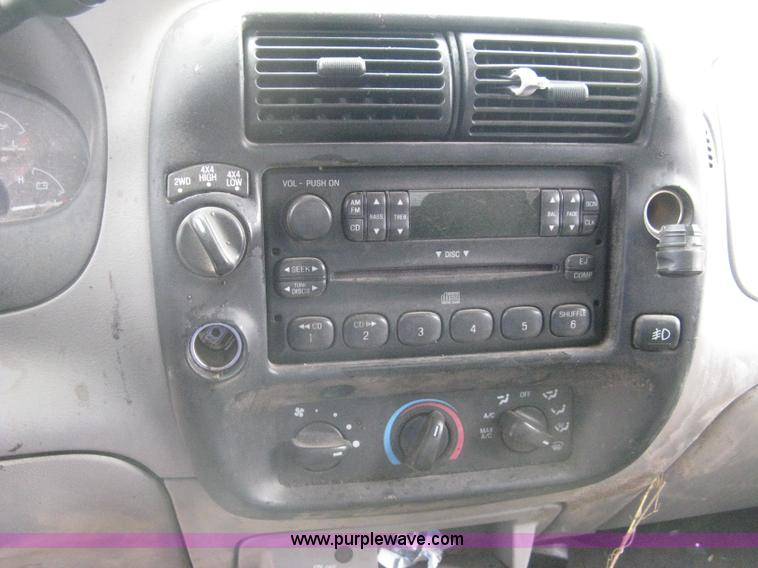 image for item G8472 2000 Ford Ranger XLT SuperCab flatbed pickup truck