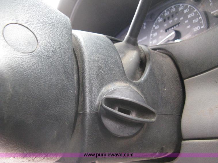 image for item G8472 2000 Ford Ranger XLT SuperCab flatbed pickup truck