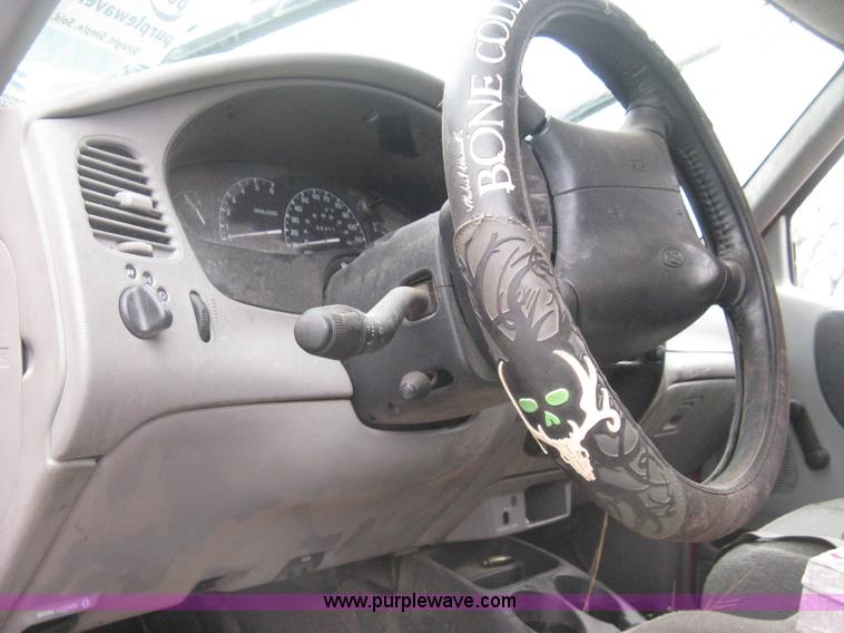 image for item G8472 2000 Ford Ranger XLT SuperCab flatbed pickup truck