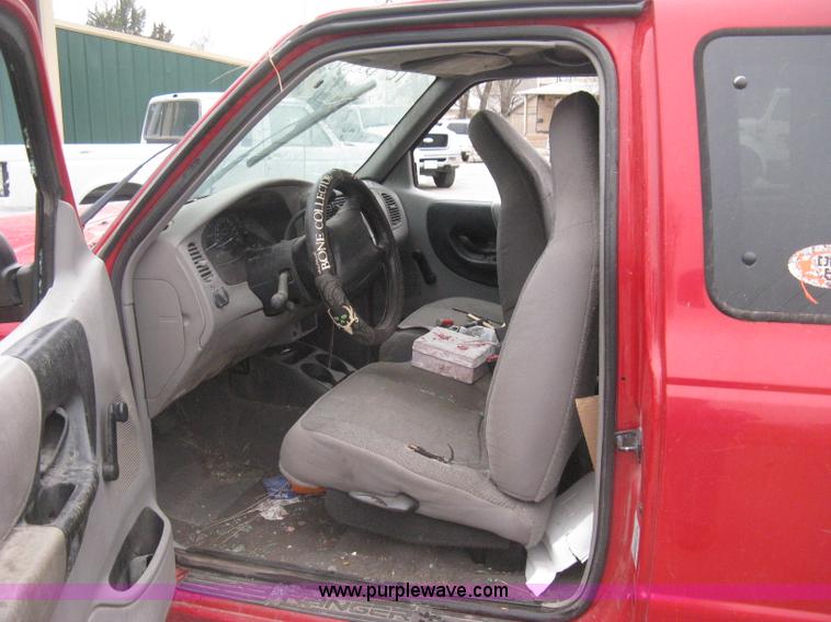 image for item G8472 2000 Ford Ranger XLT SuperCab flatbed pickup truck