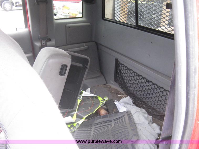 image for item G8472 2000 Ford Ranger XLT SuperCab flatbed pickup truck