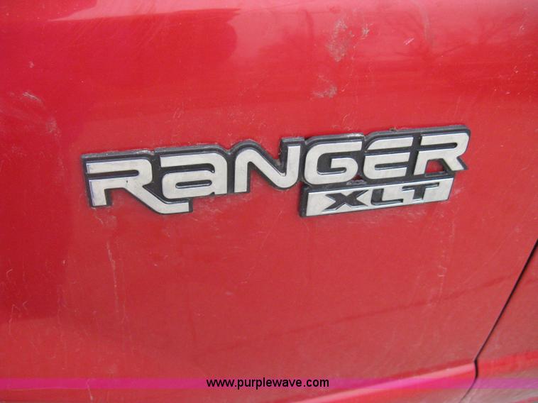 image for item G8472 2000 Ford Ranger XLT SuperCab flatbed pickup truck