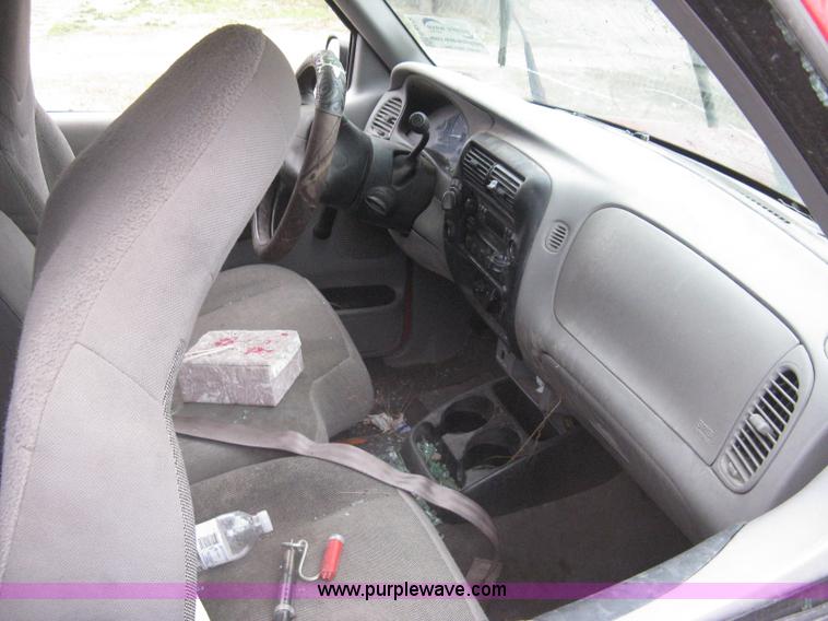 image for item G8472 2000 Ford Ranger XLT SuperCab flatbed pickup truck