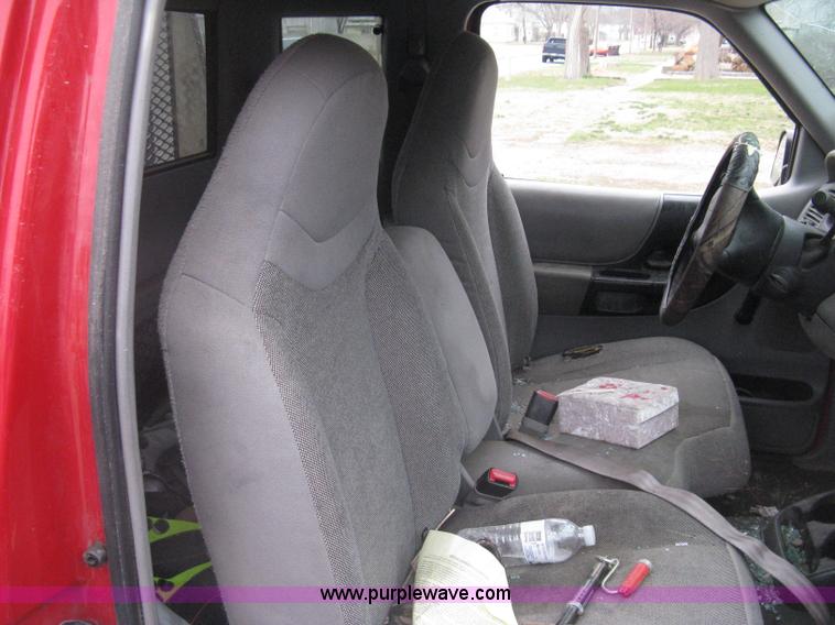 image for item G8472 2000 Ford Ranger XLT SuperCab flatbed pickup truck