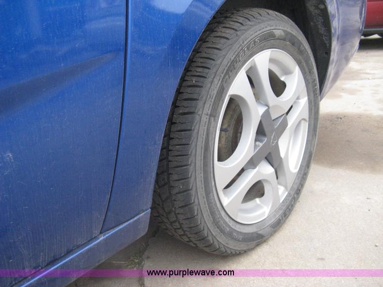 image for item G8474 2004 Saturn ION Quad Coupe 3