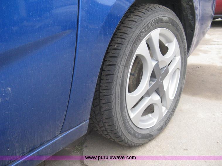 image for item G8474 2004 Saturn ION Quad Coupe 3