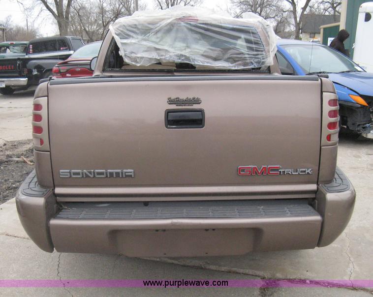 image for item G8475 1997 GMC Sonoma SLS pickup truck