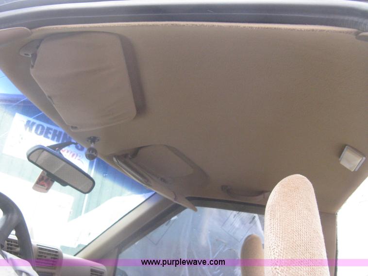 image for item G8475 1997 GMC Sonoma SLS pickup truck