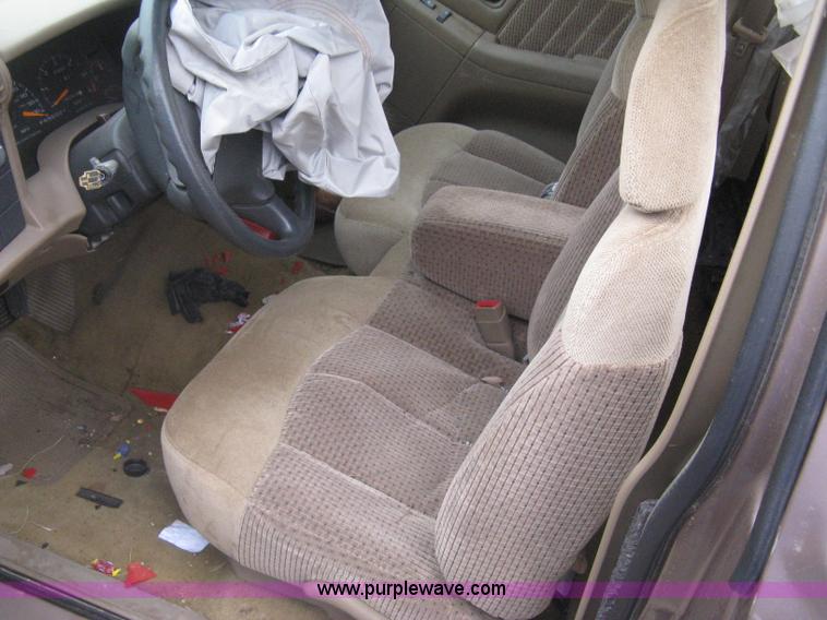 image for item G8475 1997 GMC Sonoma SLS pickup truck