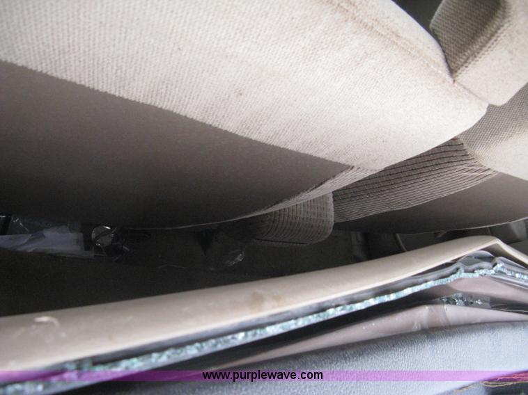 image for item G8475 1997 GMC Sonoma SLS pickup truck