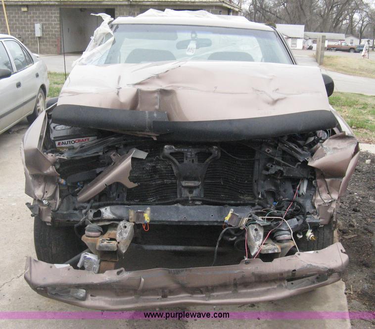 image for item G8475 1997 GMC Sonoma SLS pickup truck