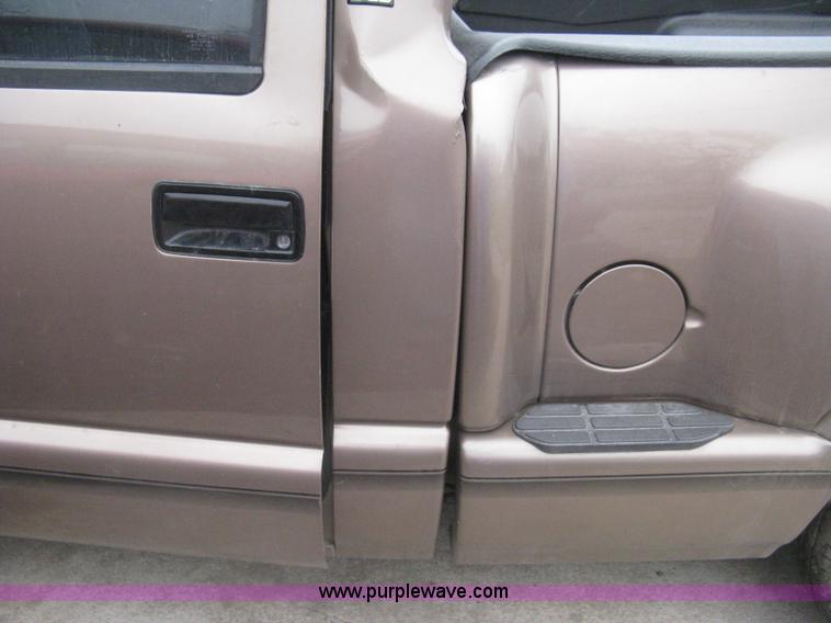 image for item G8475 1997 GMC Sonoma SLS pickup truck