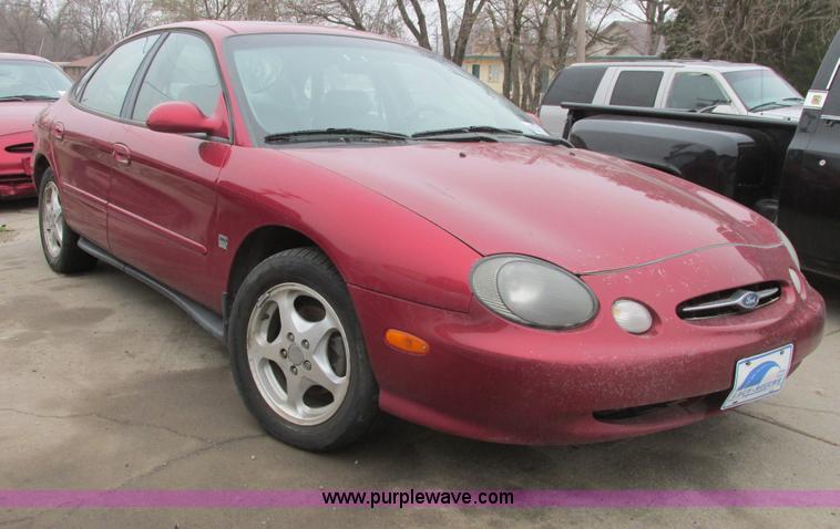 image for item G8477 1999 Ford Taurus SE