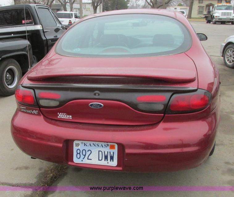 image for item G8477 1999 Ford Taurus SE