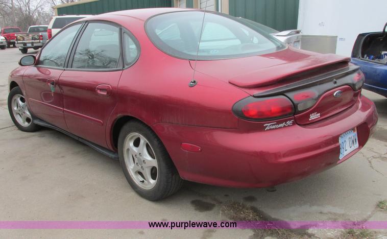 image for item G8477 1999 Ford Taurus SE