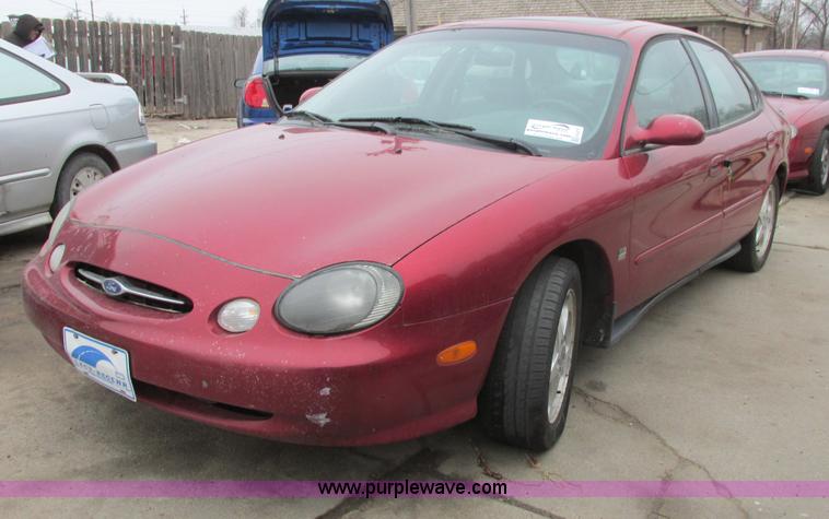 image for item G8477 1999 Ford Taurus SE