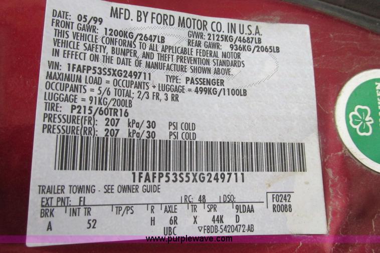 image for item G8477 1999 Ford Taurus SE