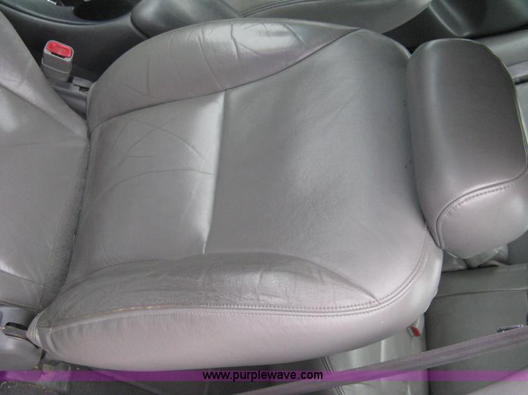 image for item G8477 1999 Ford Taurus SE