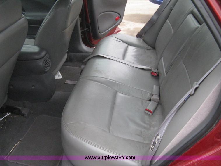 image for item G8477 1999 Ford Taurus SE