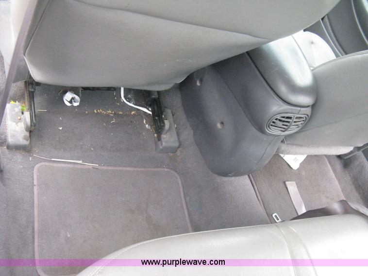 image for item G8477 1999 Ford Taurus SE