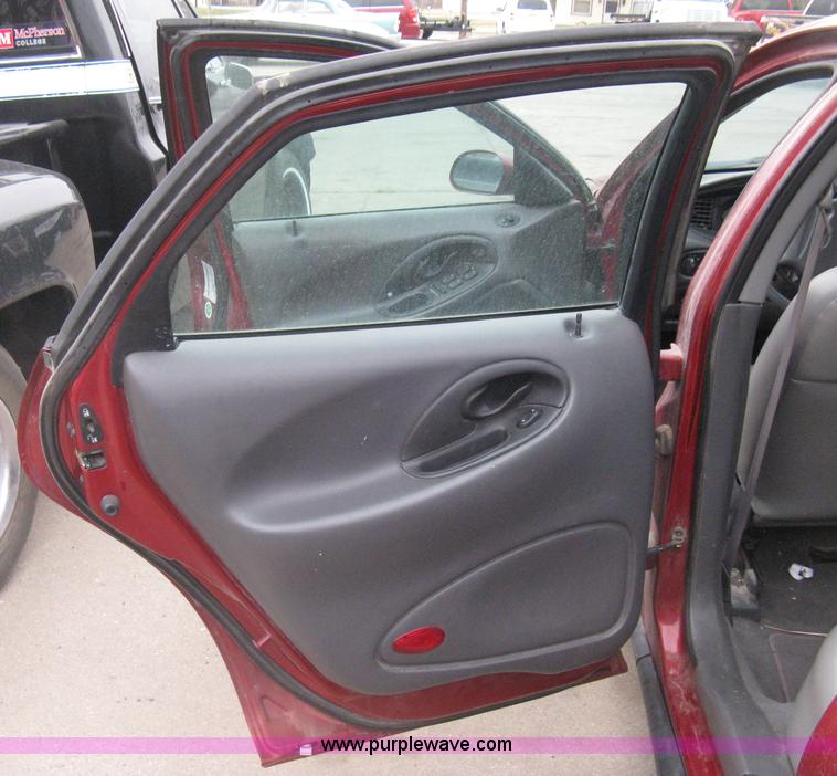 image for item G8477 1999 Ford Taurus SE