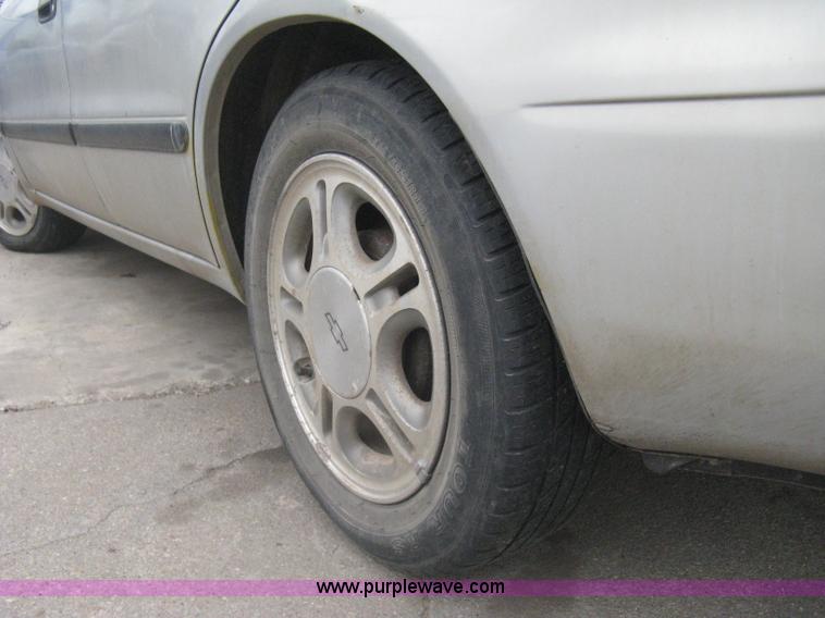 image for item G8479 2001 Chevrolet Prizm Lsi