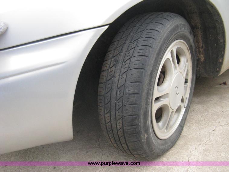 image for item G8479 2001 Chevrolet Prizm Lsi