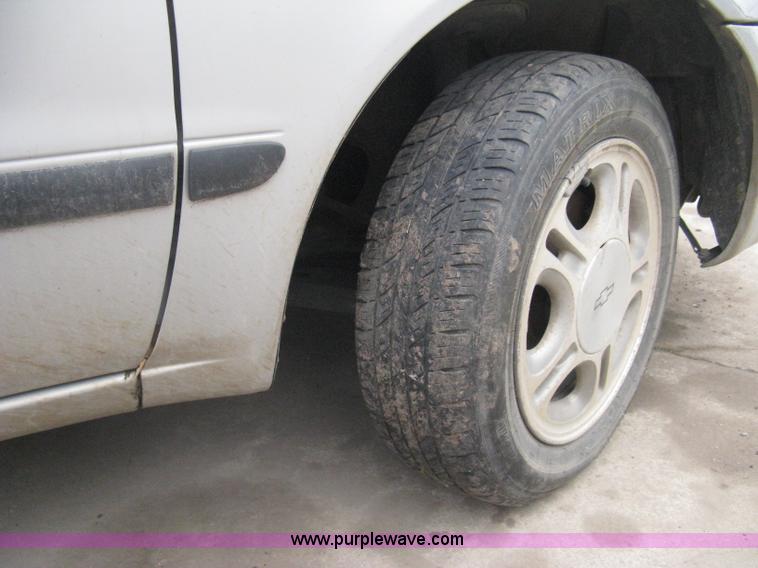 image for item G8479 2001 Chevrolet Prizm Lsi