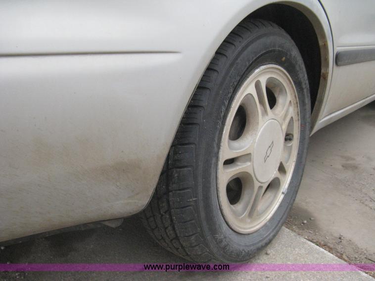 image for item G8479 2001 Chevrolet Prizm Lsi