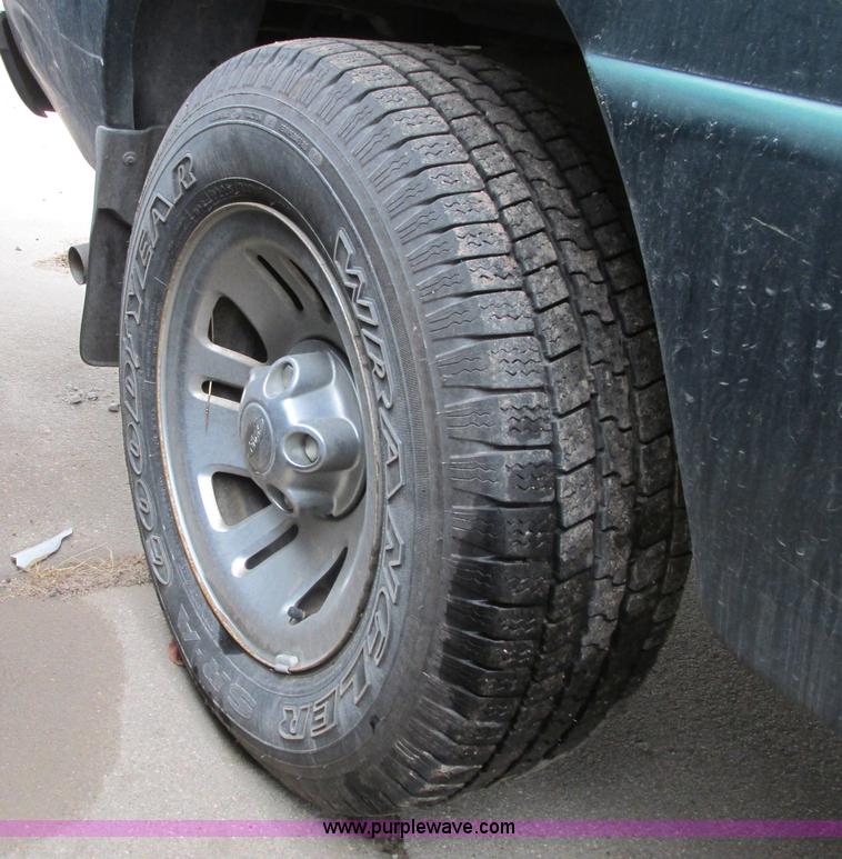 image for item G8480 1999 Ford Ranger XLT Sport pickup truck