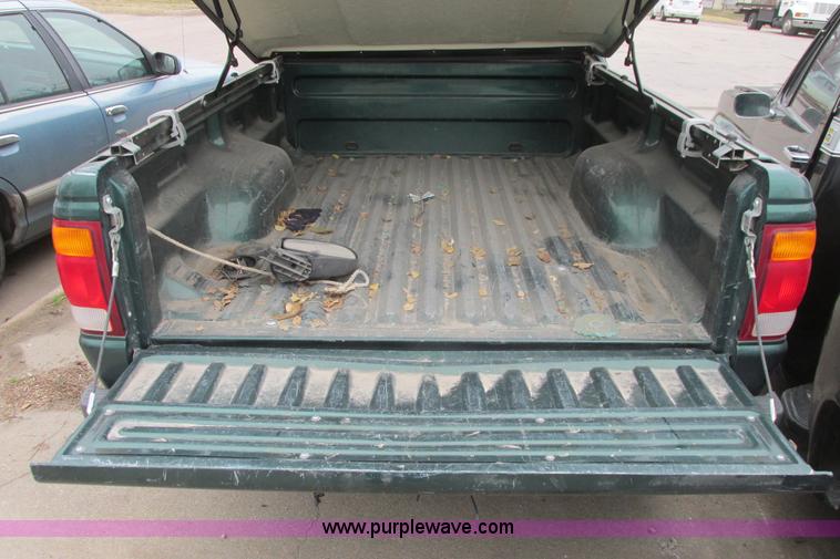 image for item G8480 1999 Ford Ranger XLT Sport pickup truck