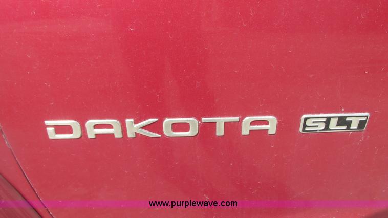 image for item G9152 1997 Dodge Dakota SLT Club Cab pickup truck