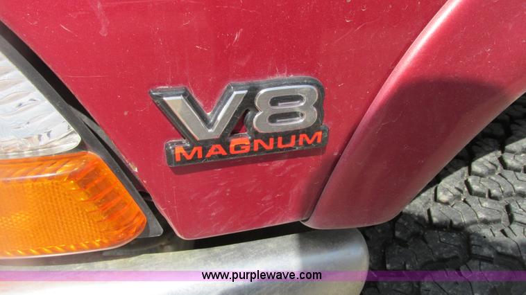 image for item G9152 1997 Dodge Dakota SLT Club Cab pickup truck