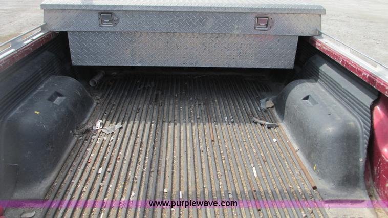 image for item G9152 1997 Dodge Dakota SLT Club Cab pickup truck