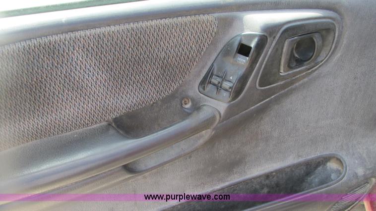 image for item G9152 1997 Dodge Dakota SLT Club Cab pickup truck