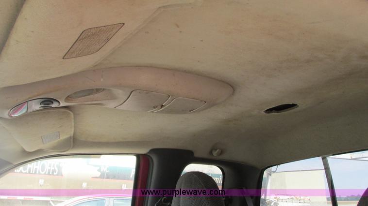 image for item G9152 1997 Dodge Dakota SLT Club Cab pickup truck