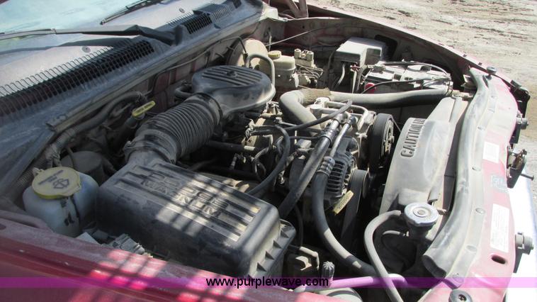 image for item G9152 1997 Dodge Dakota SLT Club Cab pickup truck