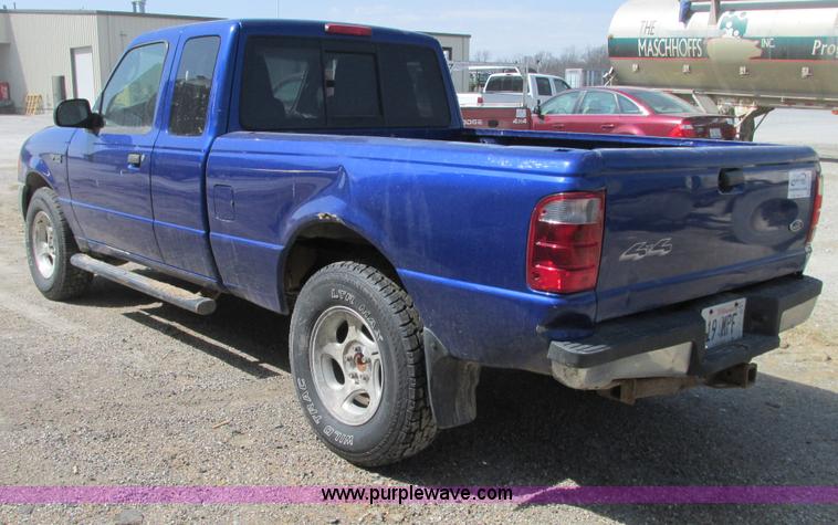 image for item G9153 2004 Ford Ranger XLT SuperCab pickup truck