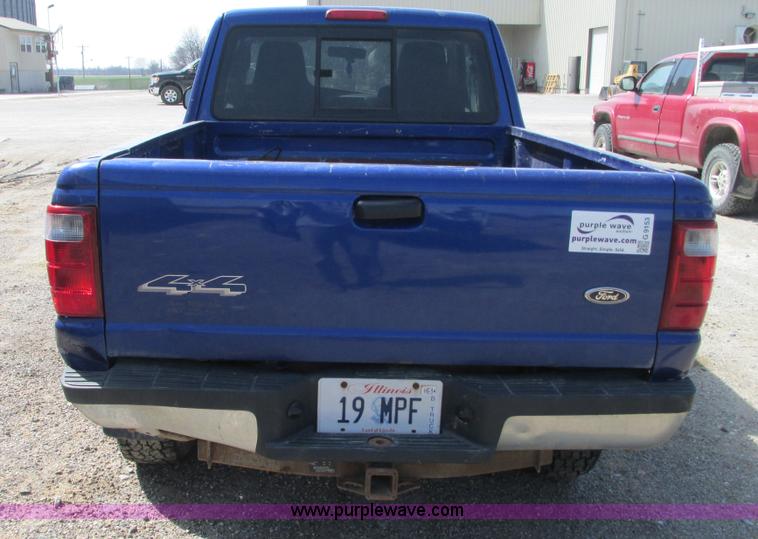 image for item G9153 2004 Ford Ranger XLT SuperCab pickup truck