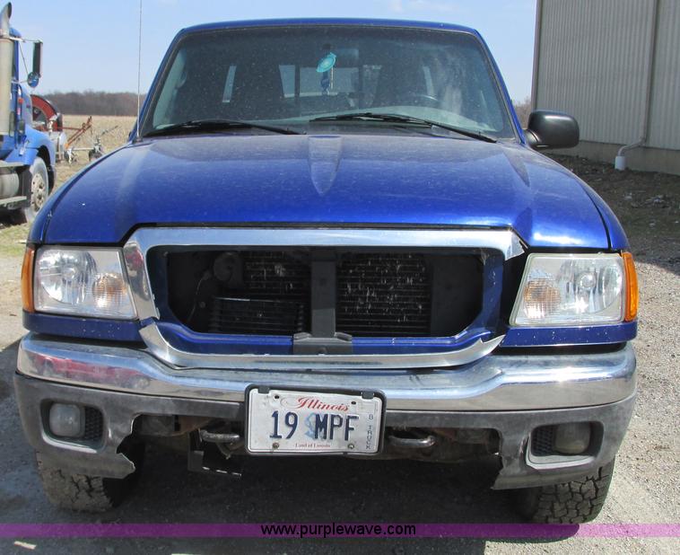 image for item G9153 2004 Ford Ranger XLT SuperCab pickup truck