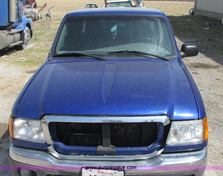 image for item G9153 2004 Ford Ranger XLT SuperCab pickup truck